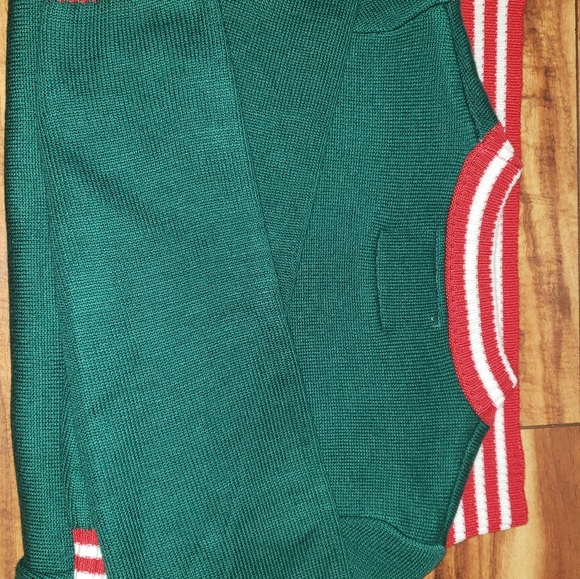 Tipsyelves sweater size small - Picture 4 of 6
